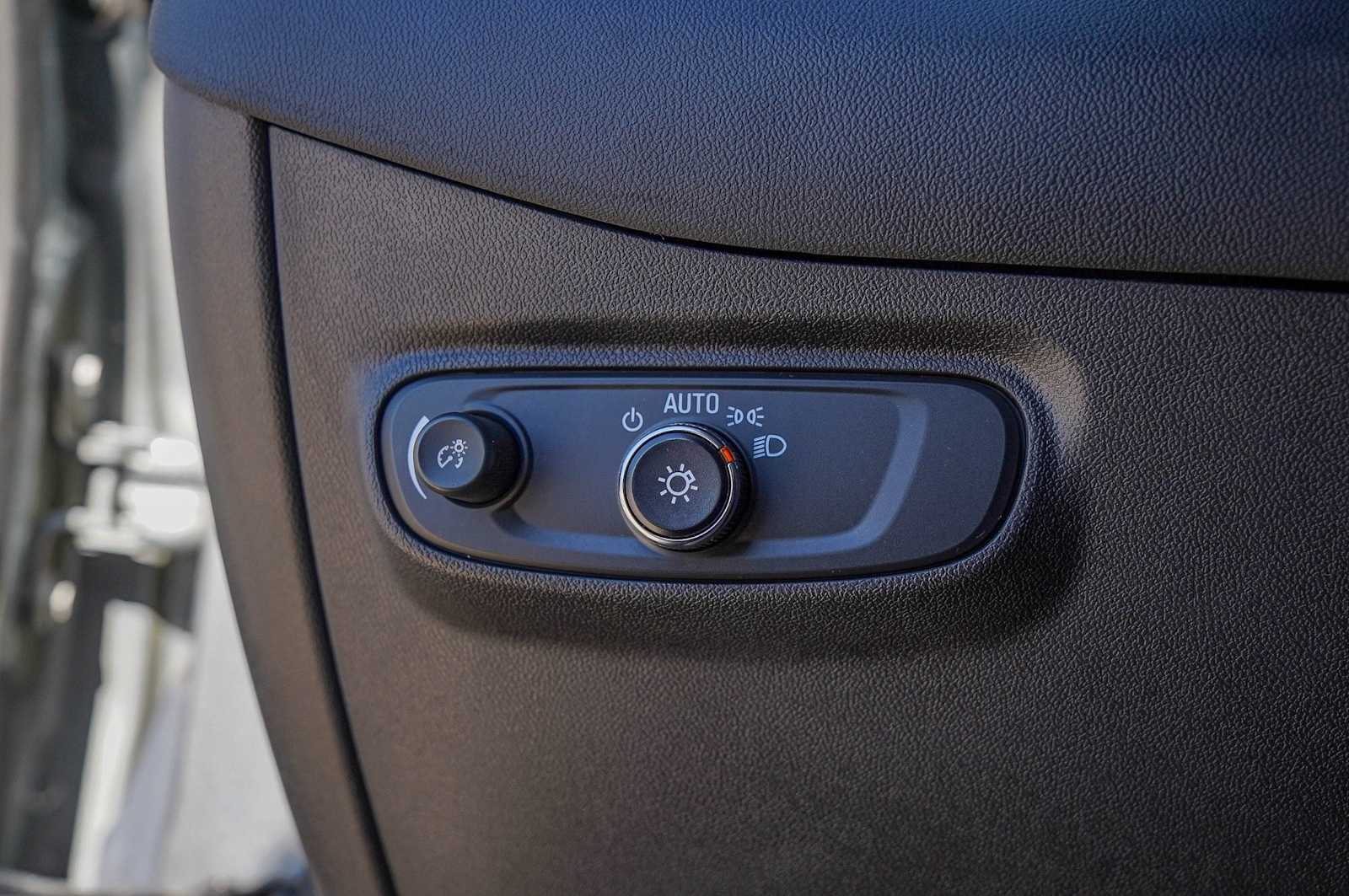 Thumbnail: 2023 Chevrolet Equinox - 20