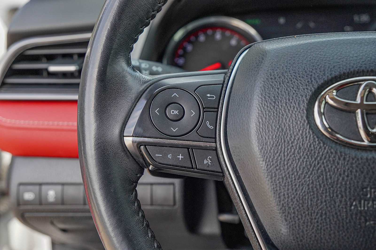 Thumbnail: 2020 Toyota Camry - 13