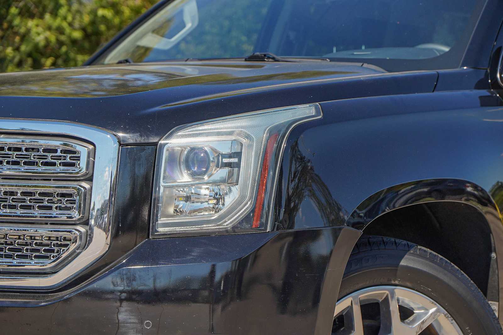 2016 Gmc Yukon SLE photo 3