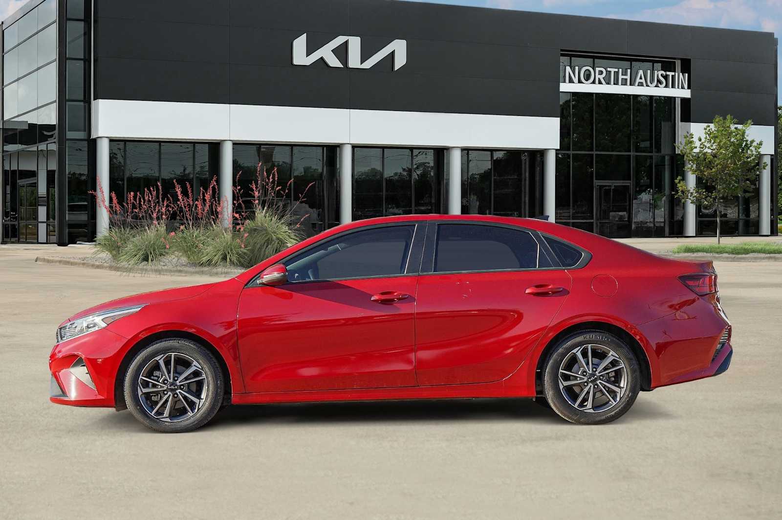 Thumbnail: 2022 Kia Forte - 4