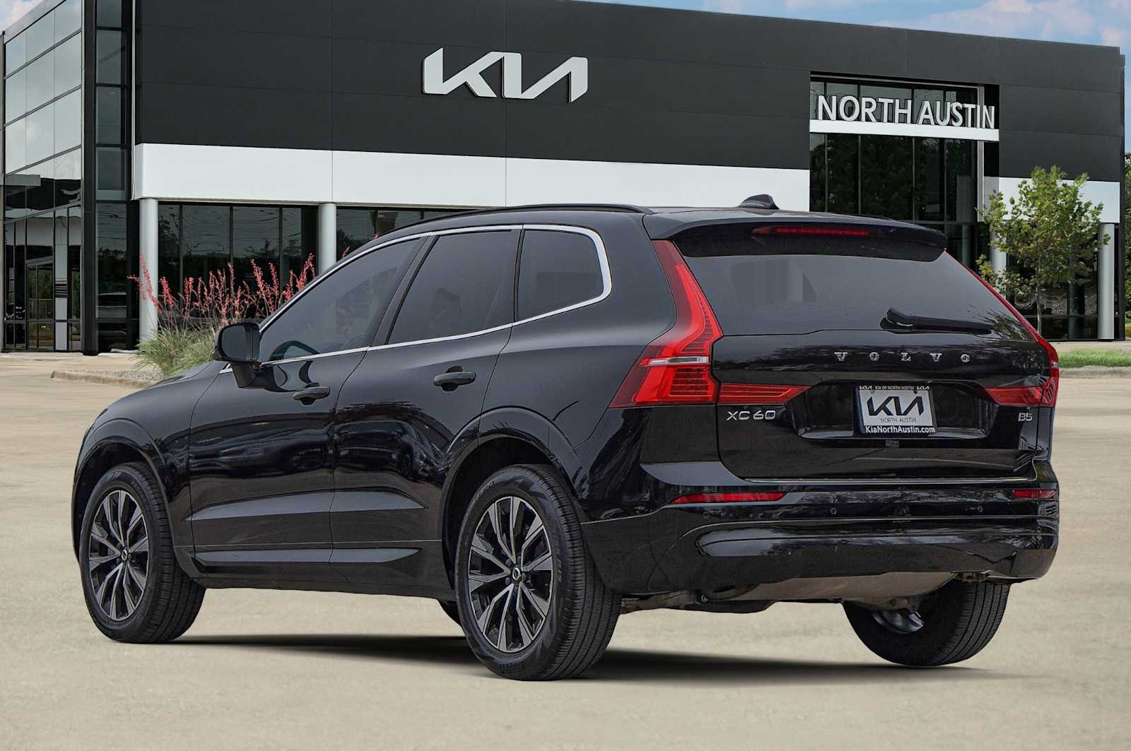 Thumbnail: 2023 Volvo XC60 - 5