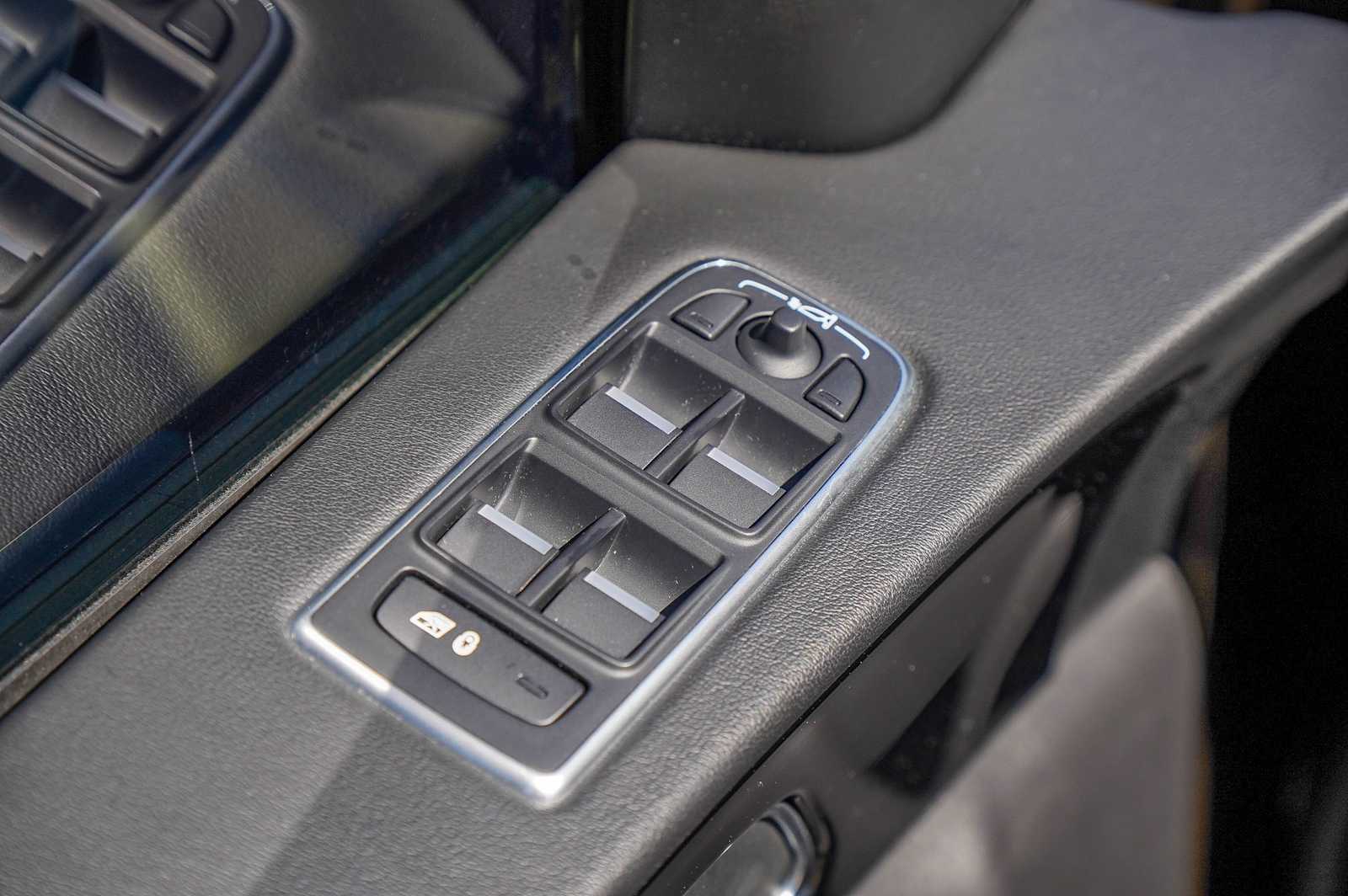 Thumbnail: 2020 Jaguar F-Pace - 24