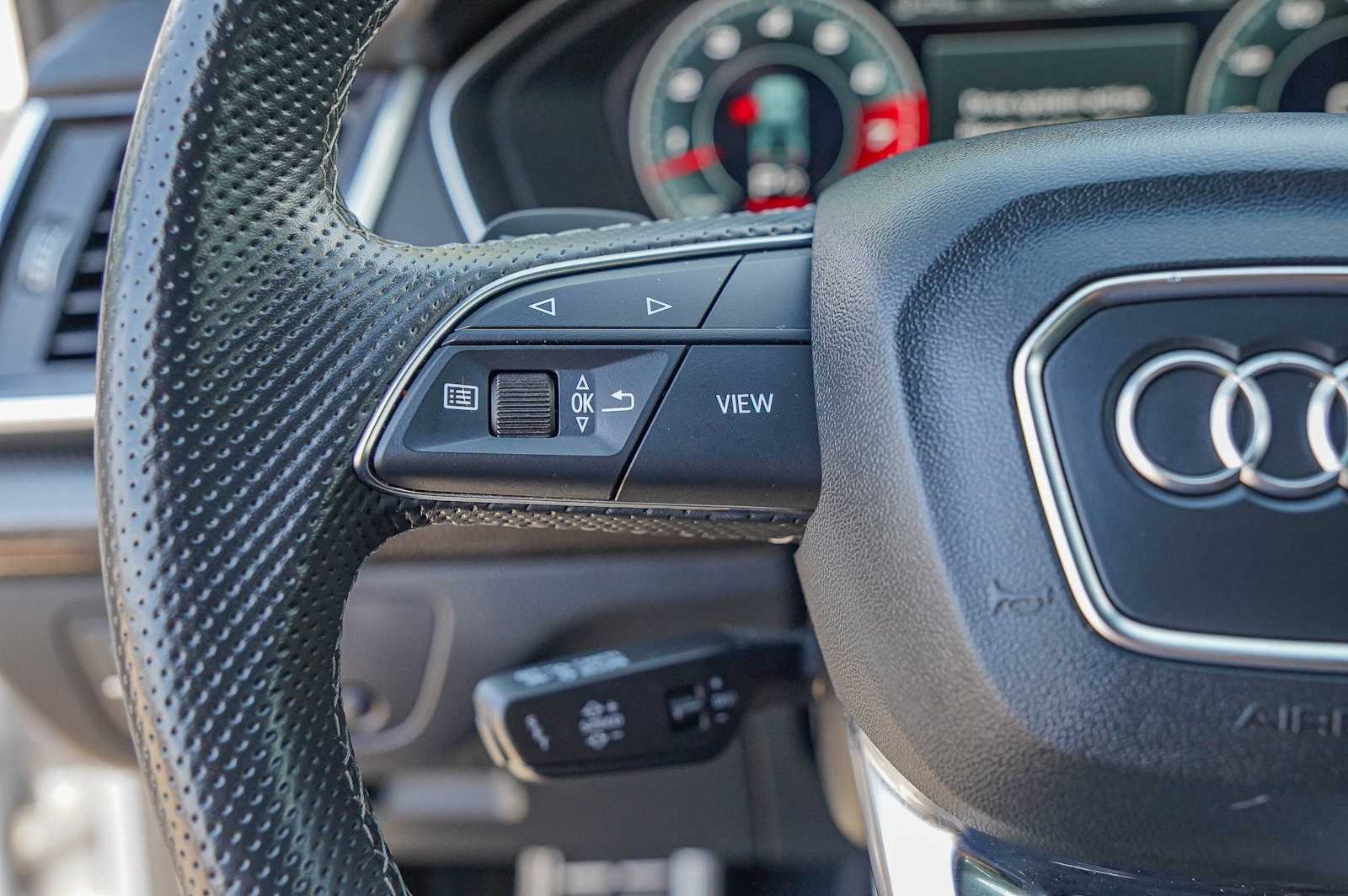 Thumbnail: 2023 Audi SQ5 - 13