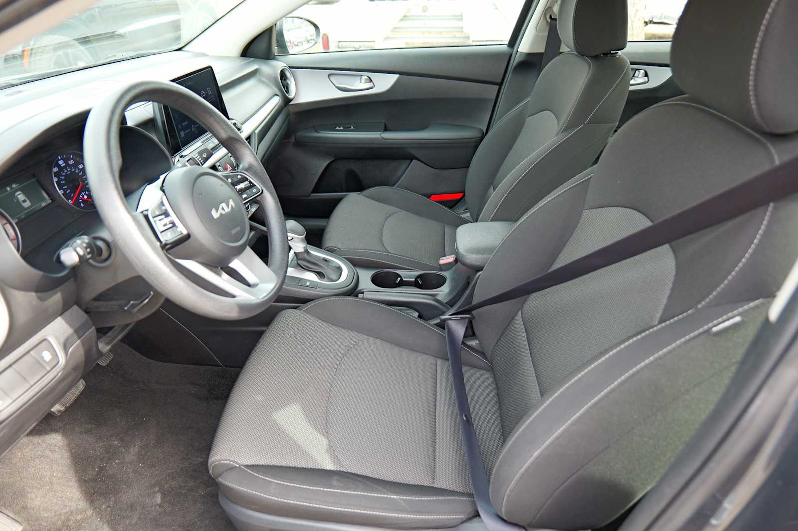 Thumbnail: 2024 Kia Forte - 10