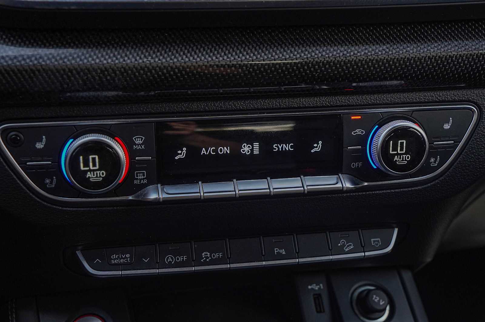 Thumbnail: 2023 Audi SQ5 - 19