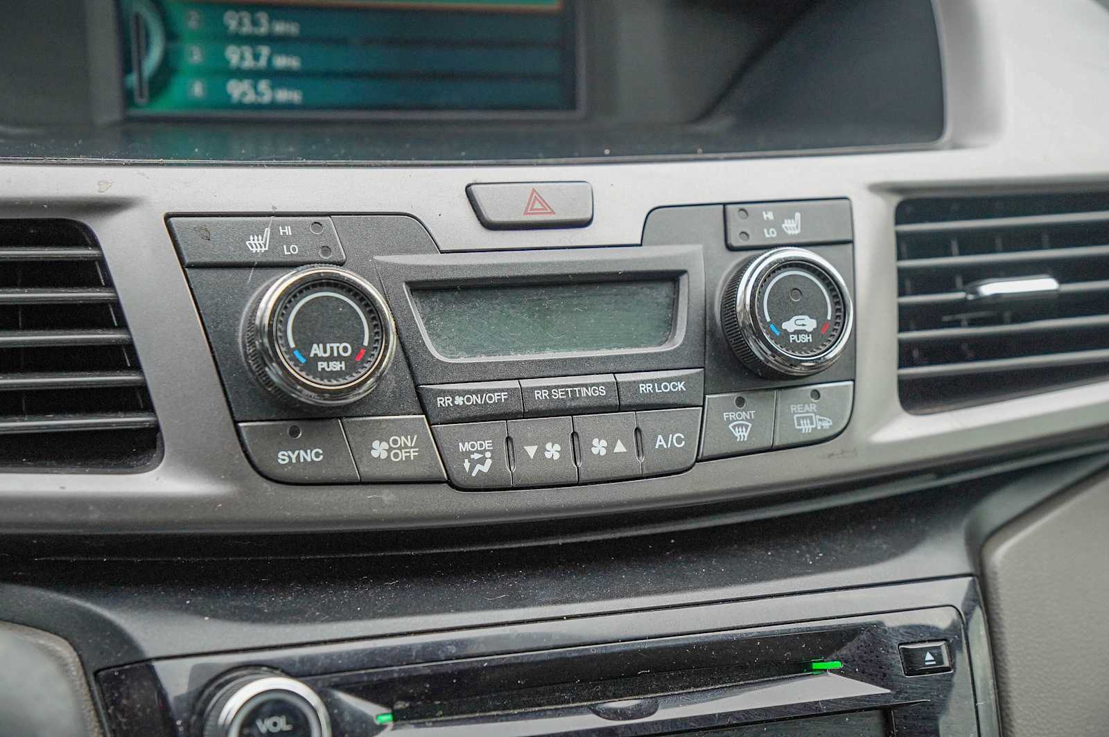 Thumbnail: 2015 Honda Odyssey - 19