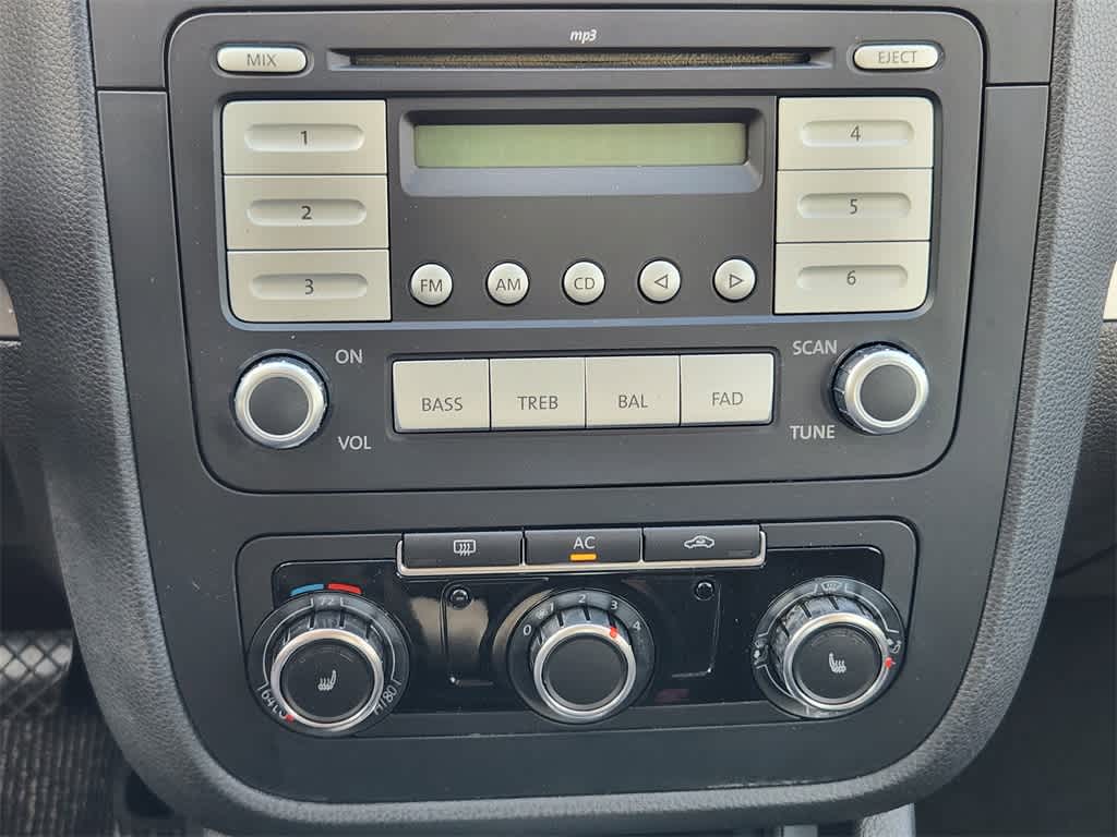 Thumbnail: 2010 Volkswagen Jetta - 18