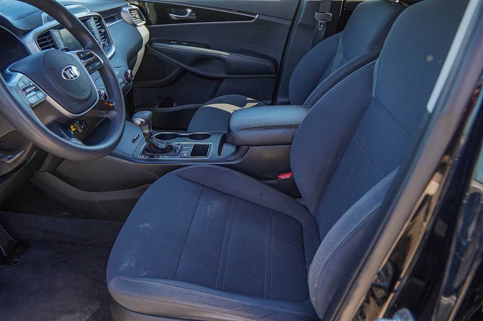 Thumbnail: 2019 Kia Sorento - 10