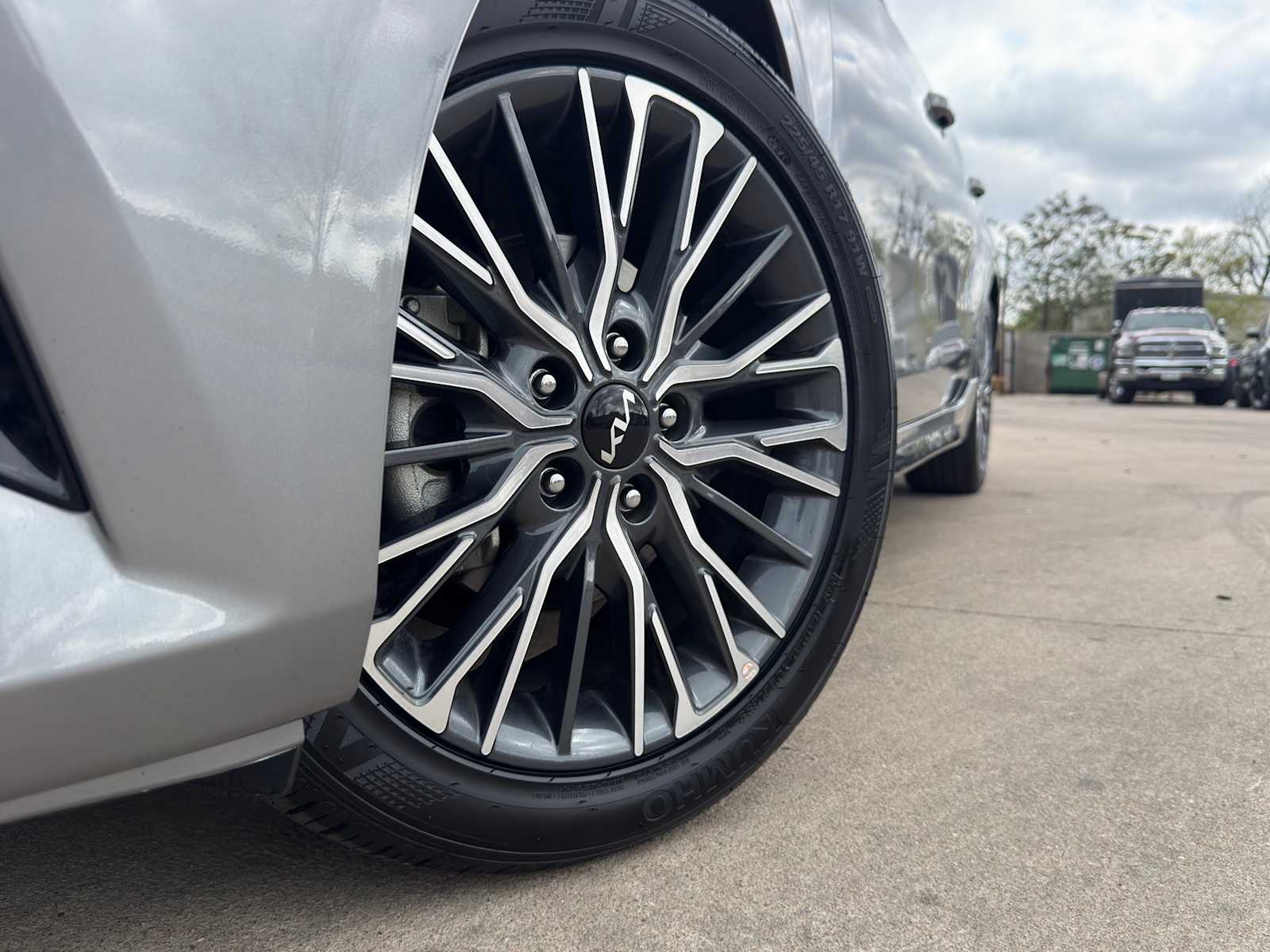 Thumbnail: 2024 Kia Forte - 3