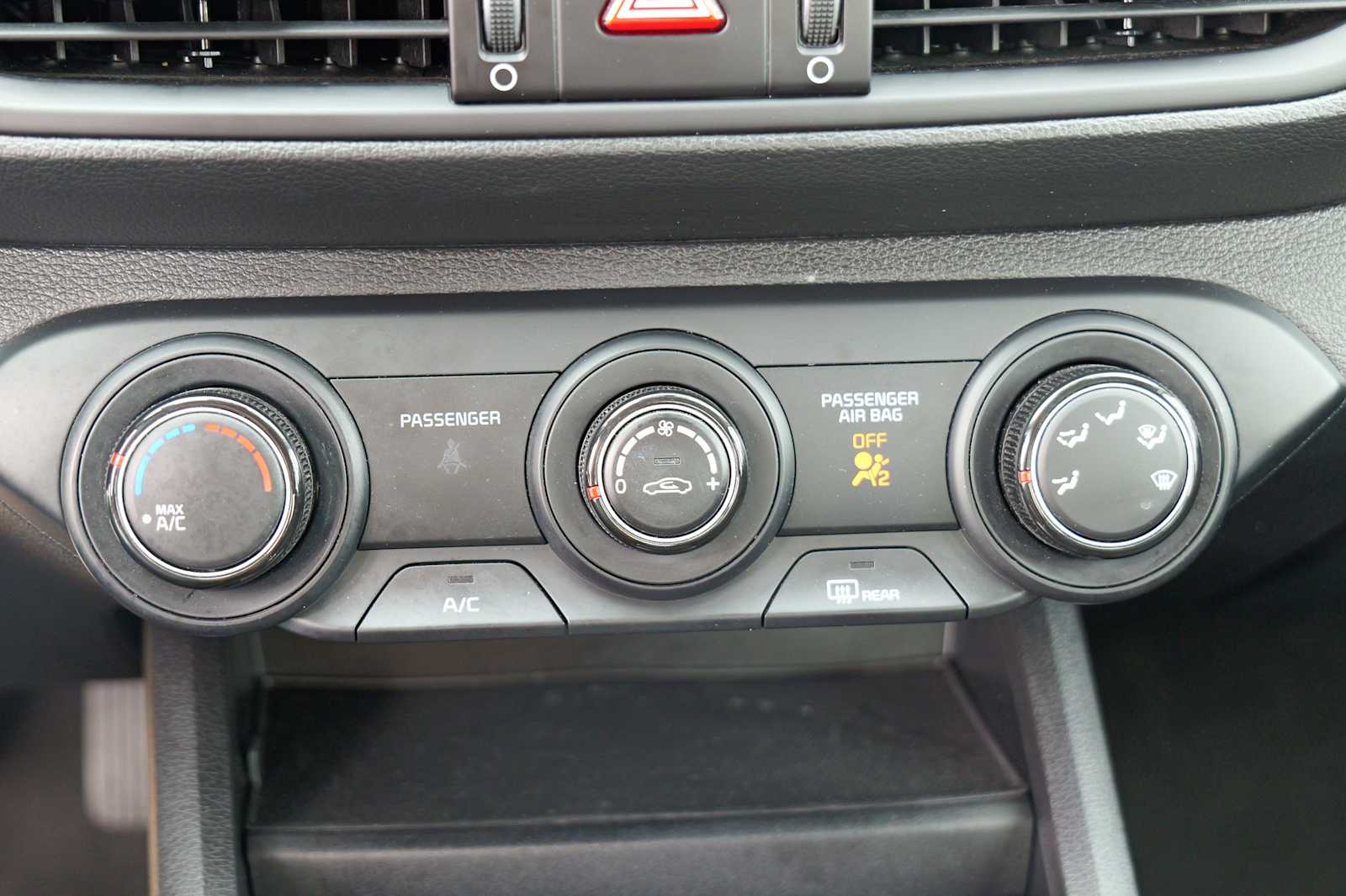 Thumbnail: 2024 Kia Forte - 17