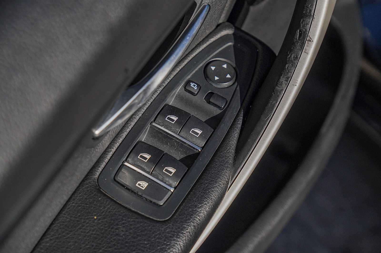 Thumbnail: 2018 BMW 3 Series - 25