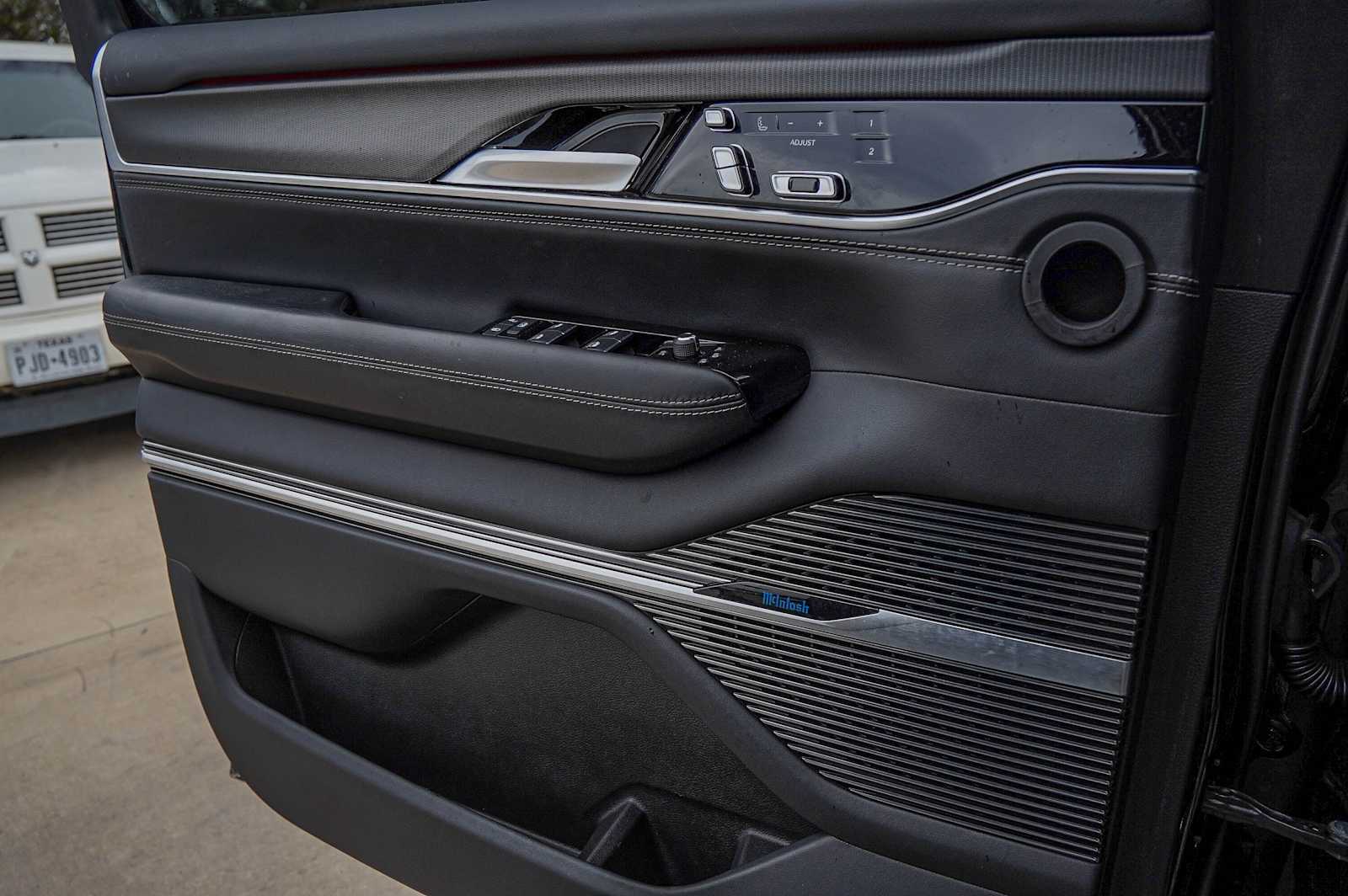 Thumbnail: 2024 Jeep Grand Wagoneer - 23