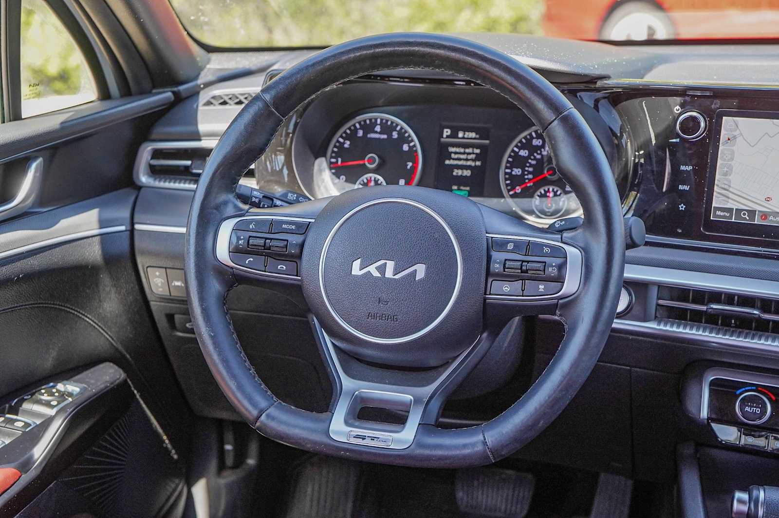 Thumbnail: 2023 Kia K5 - 28