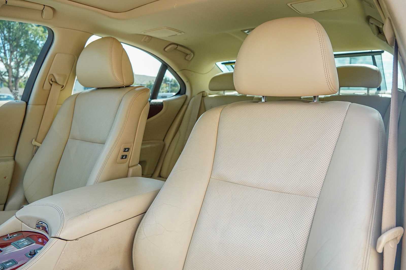 Thumbnail: 2012 Lexus LS - 11