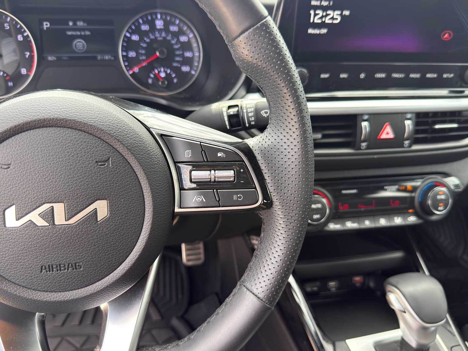 Thumbnail: 2023 Kia Forte - 19