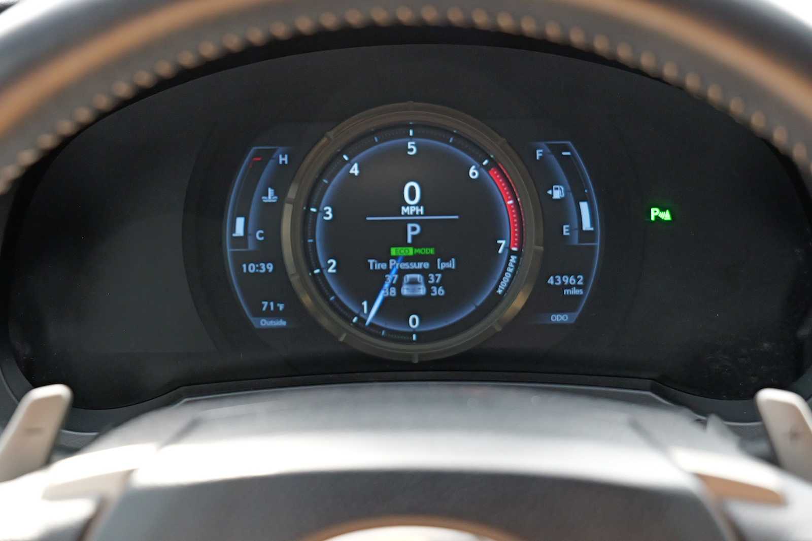 Thumbnail: 2020 Lexus IS - 15