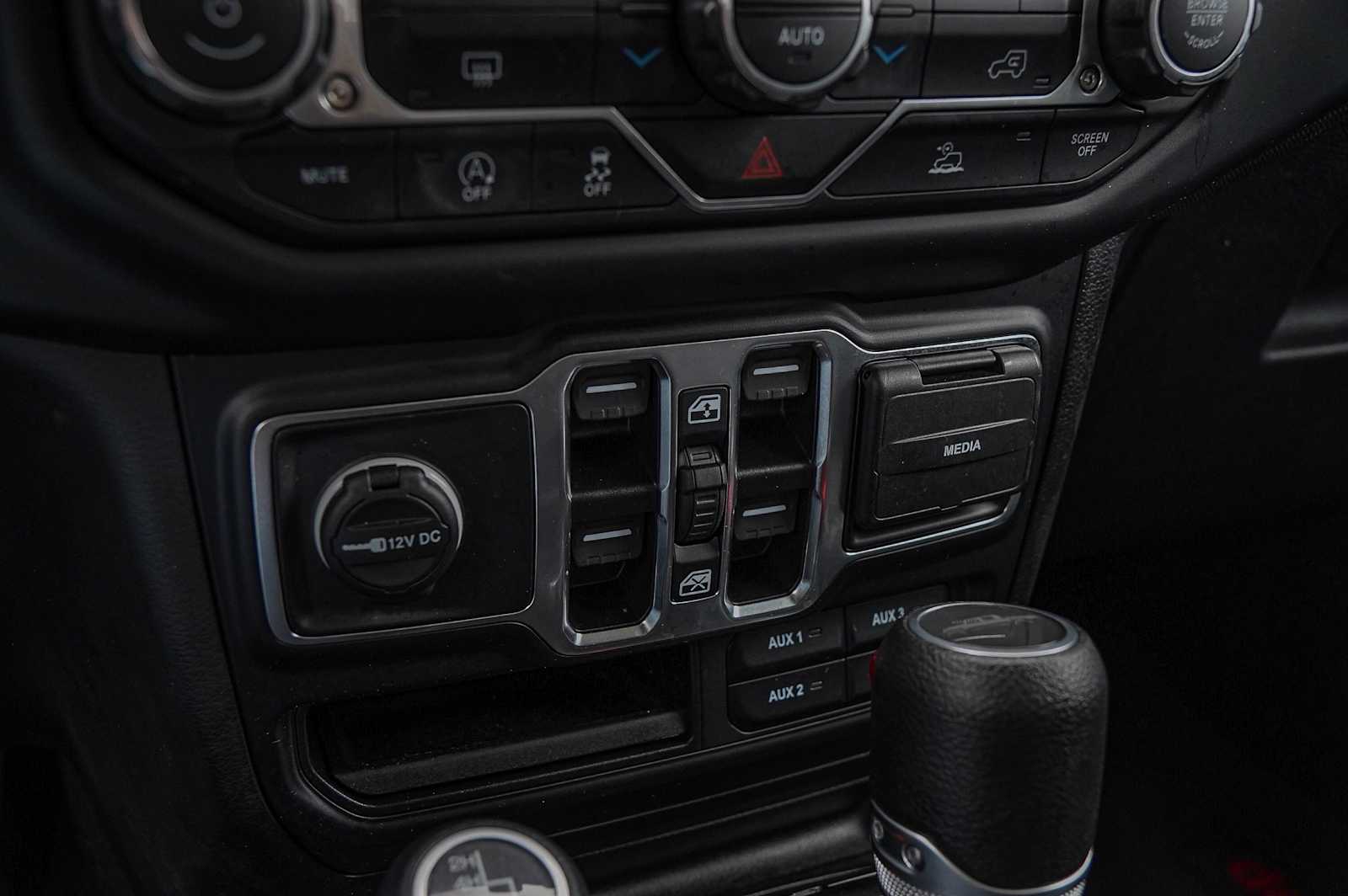 Thumbnail: 2022 Jeep Gladiator - 19