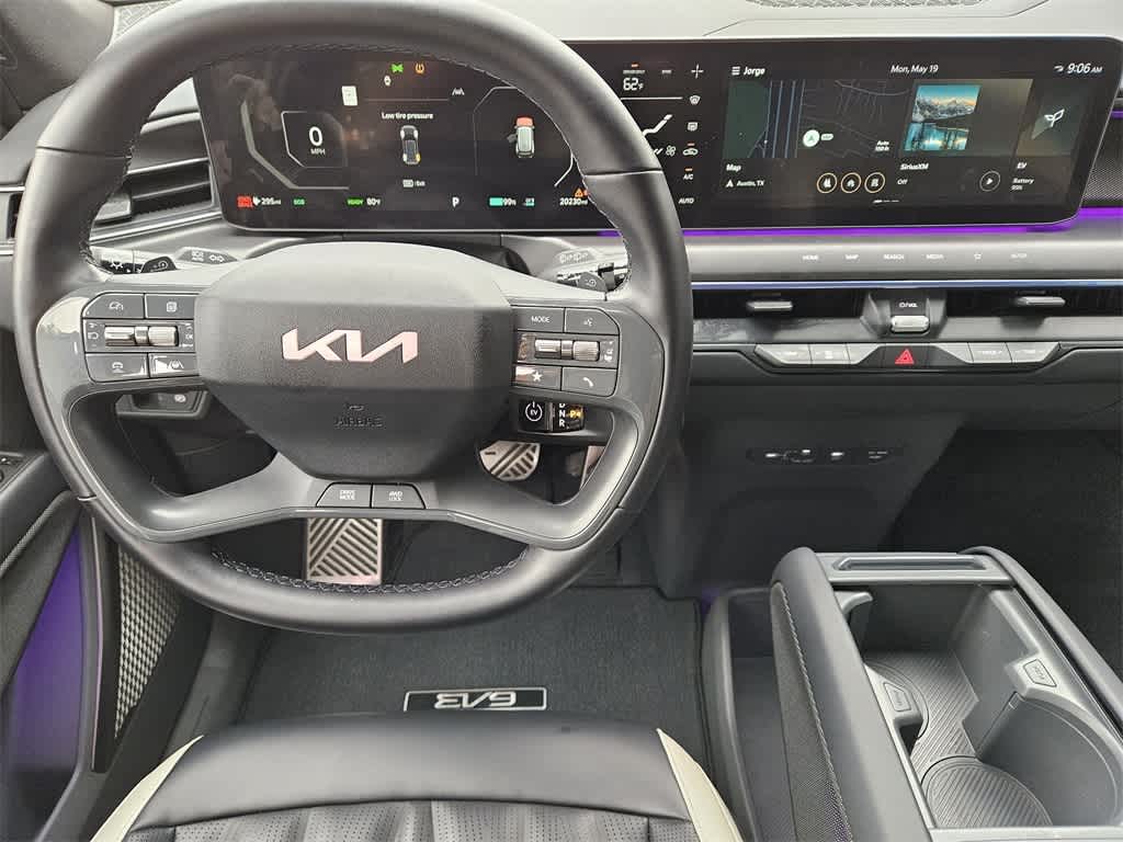 Thumbnail: 2024 Kia EV9 - 25