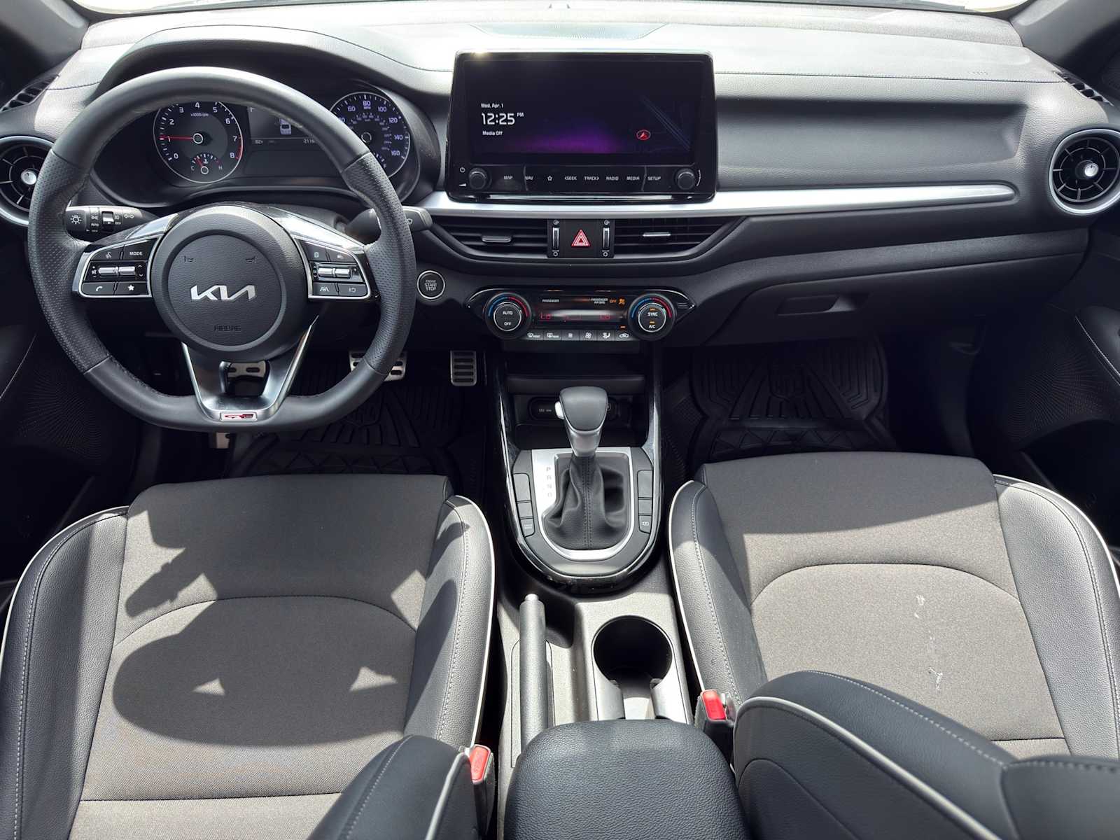 Thumbnail: 2023 Kia Forte - 21