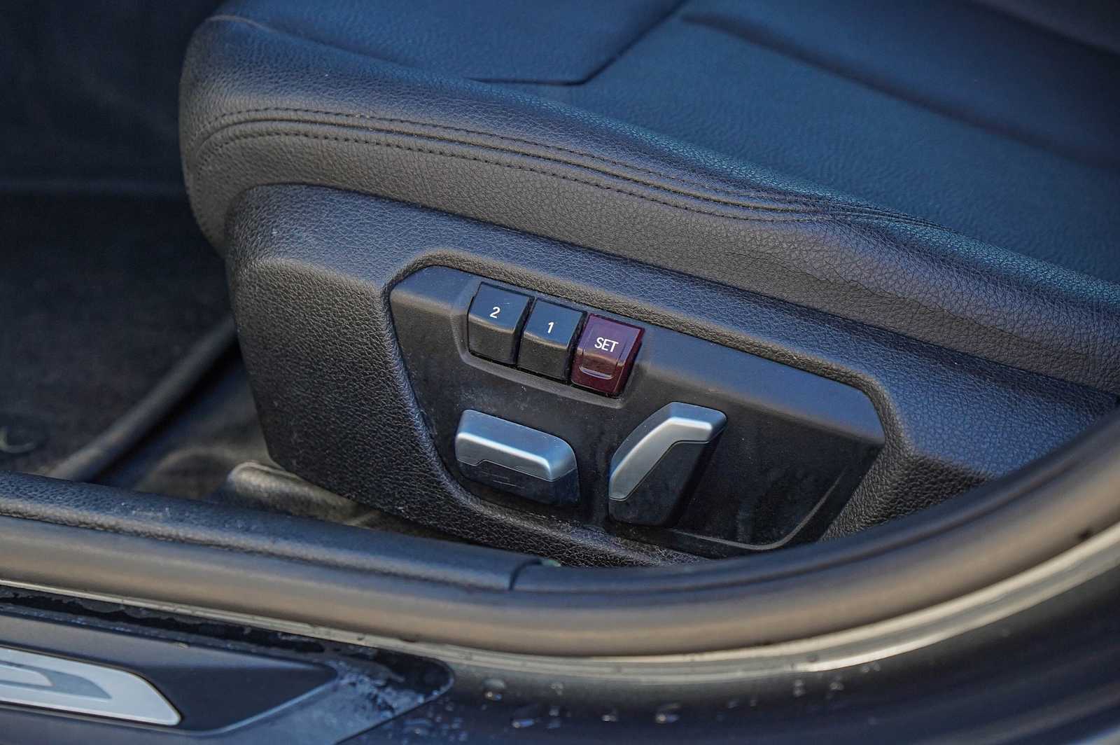 Thumbnail: 2018 BMW 3 Series - 26