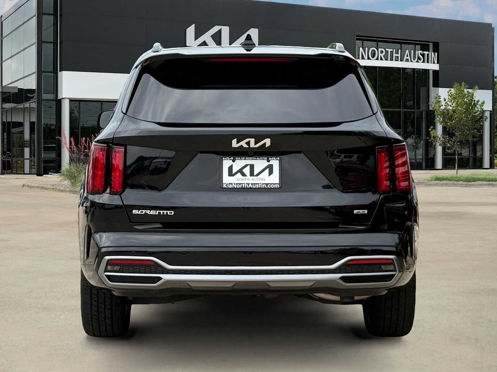 Thumbnail: 2023 Kia Sorento - 8
