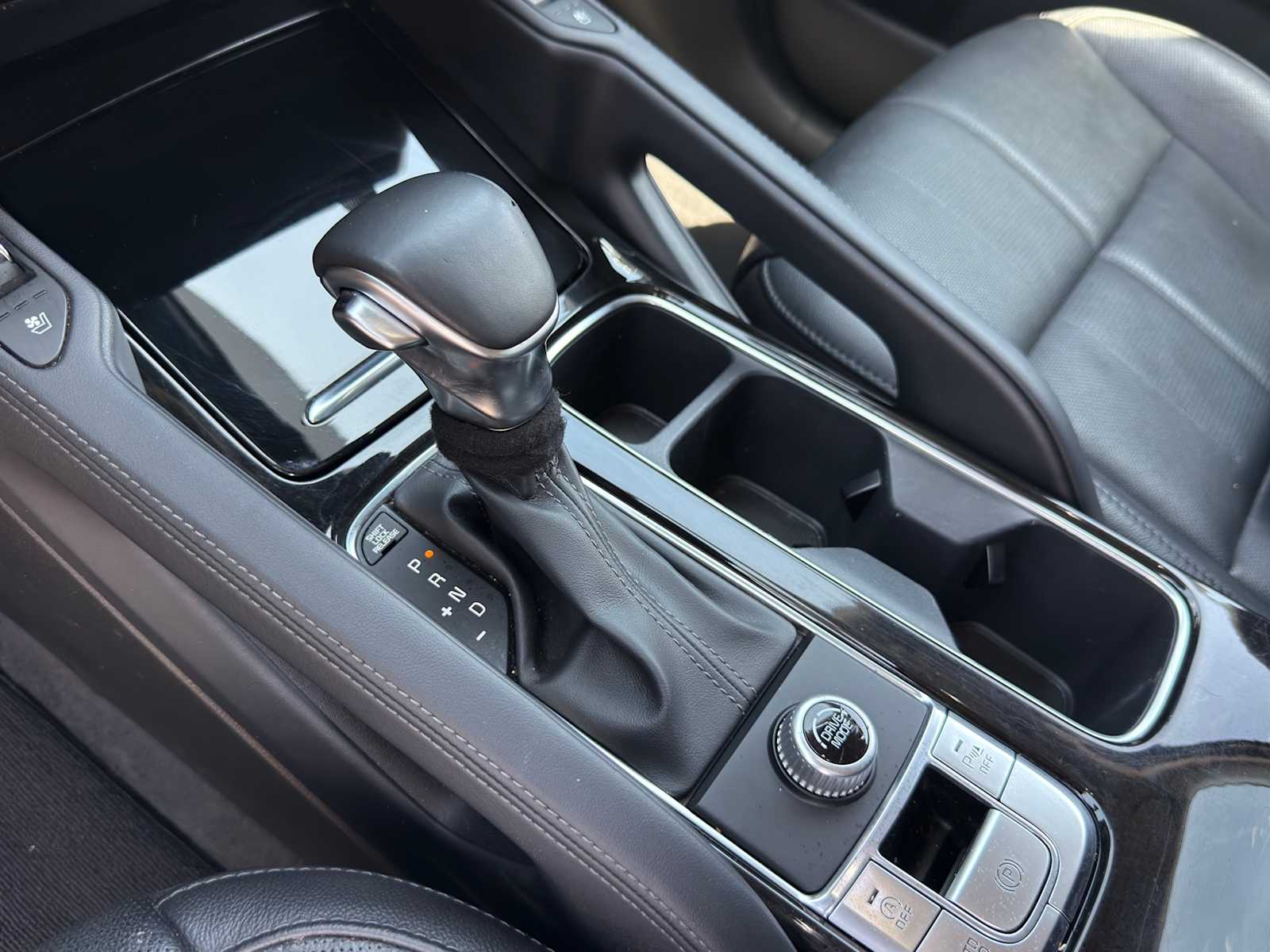 Thumbnail: 2020 Kia Telluride - 12