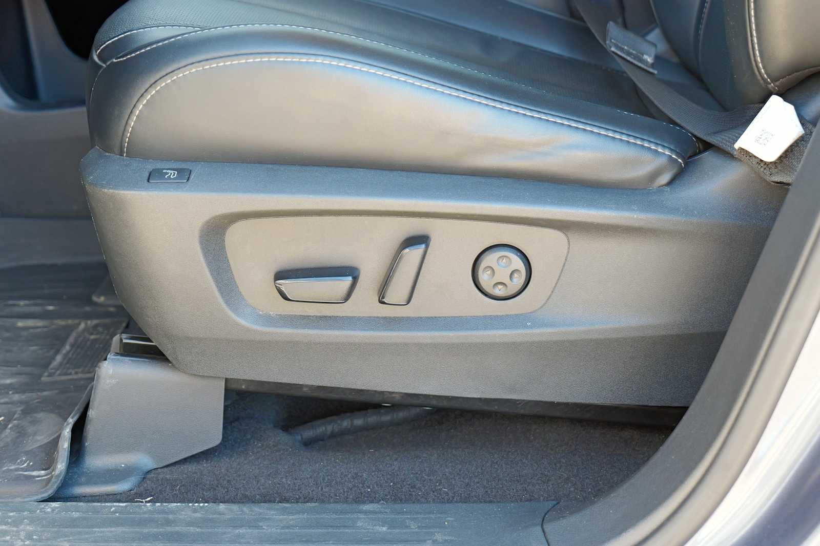 Thumbnail: 2023 INFINITI QX60 - 21