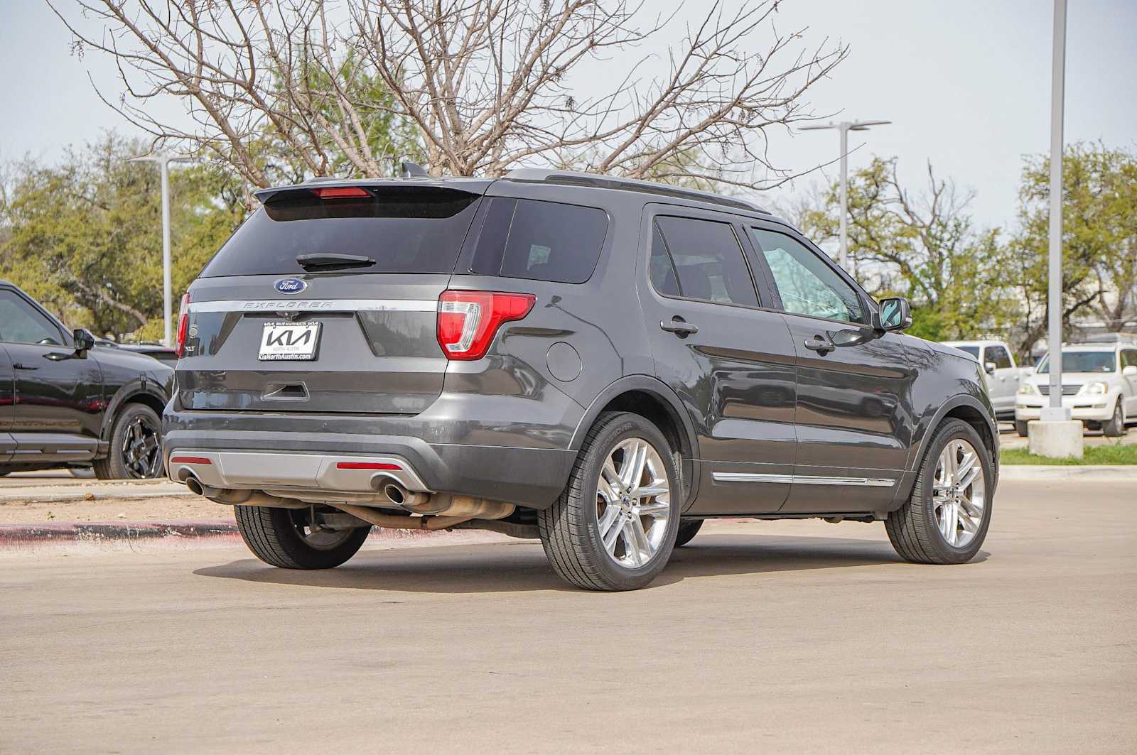 Thumbnail: 2017 Ford Explorer - 6
