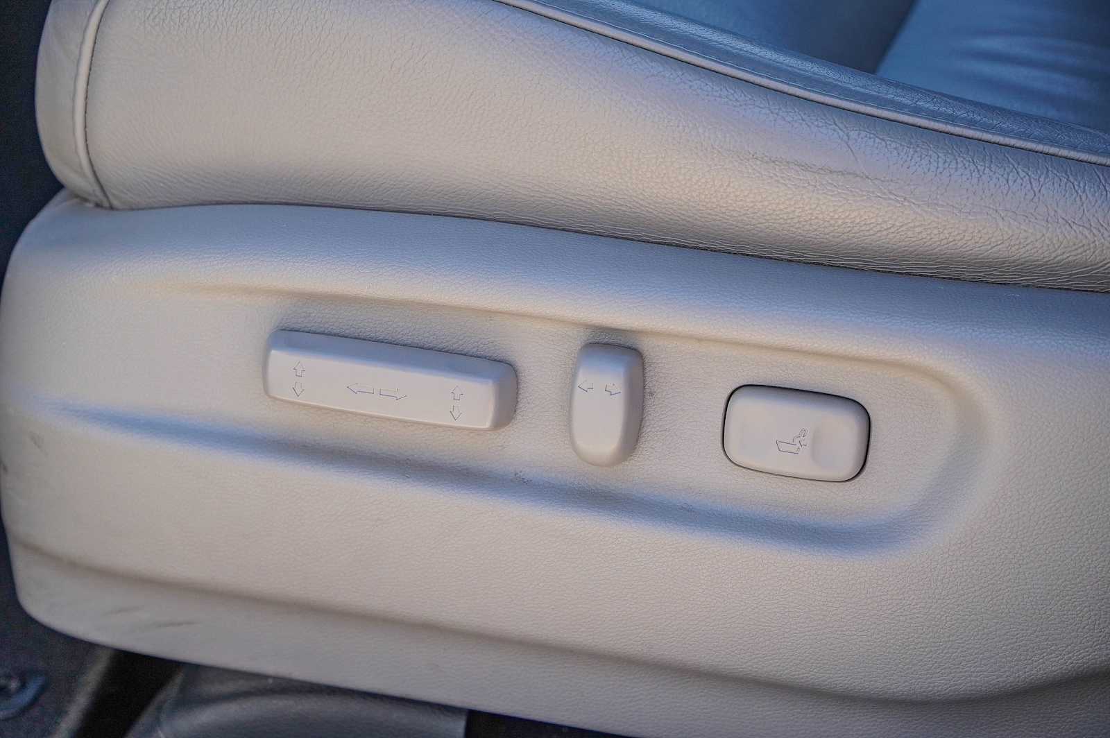 Thumbnail: 2017 Honda Pilot - 23