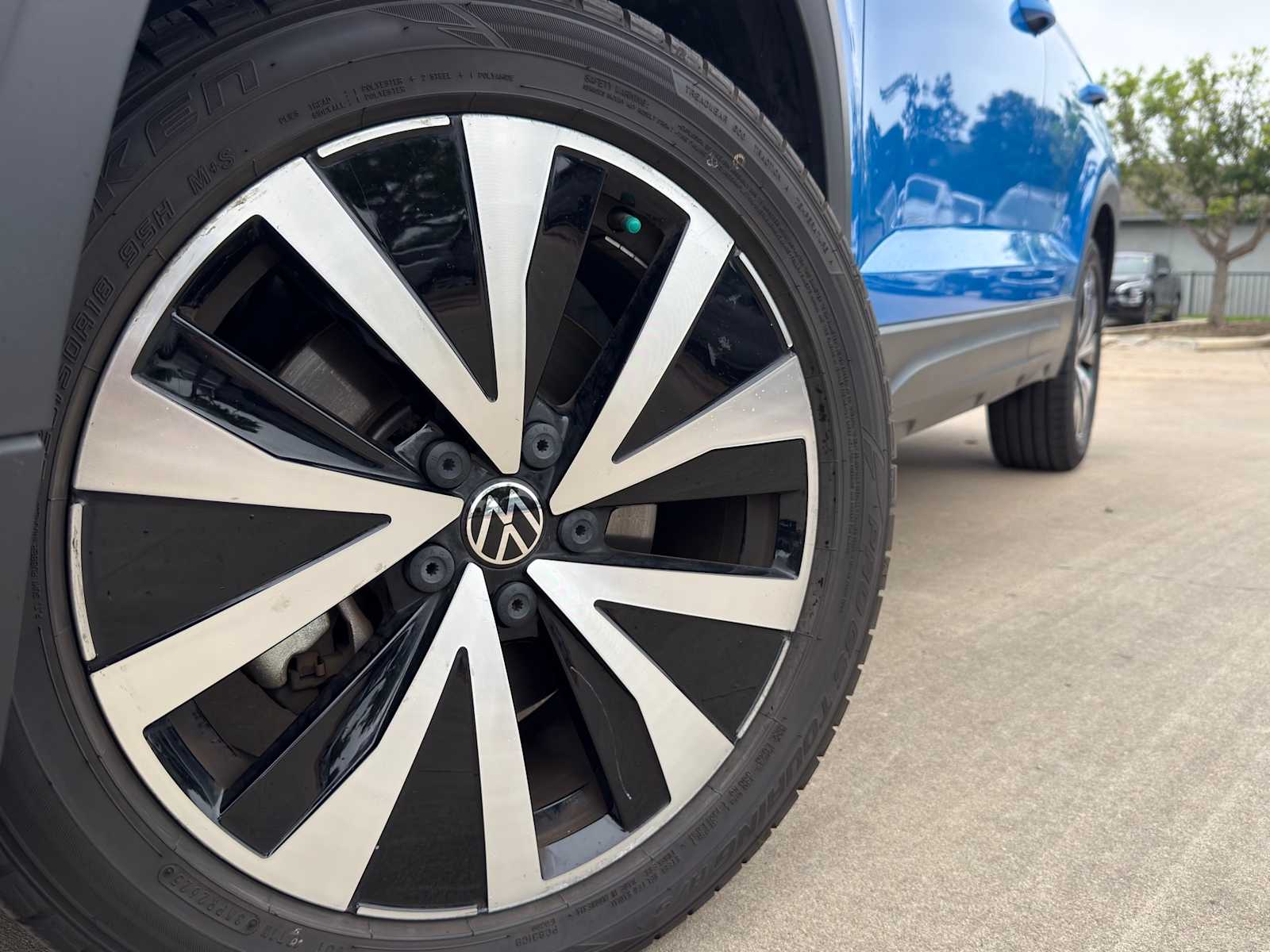 Thumbnail: 2022 Volkswagen Taos - 4