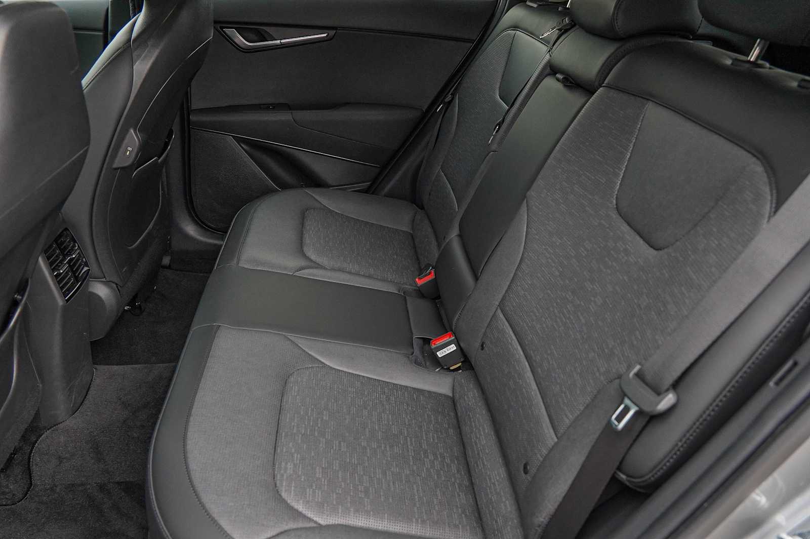 Thumbnail: 2024 Kia Niro - 31