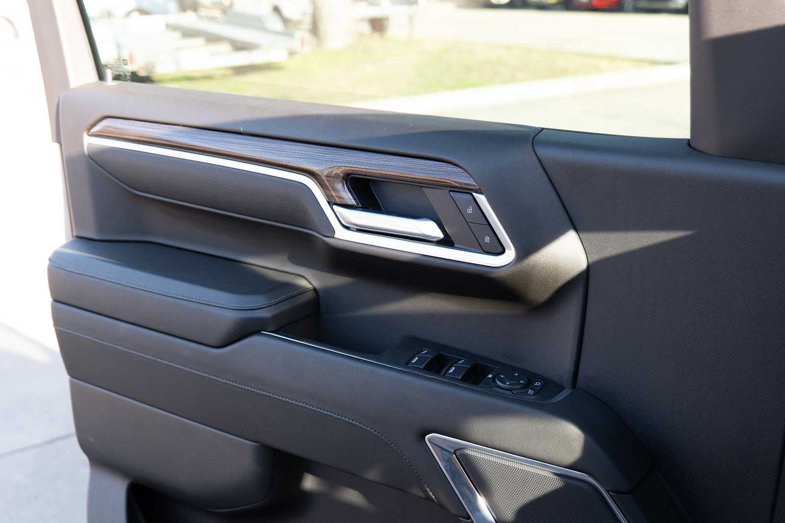 Thumbnail: 2025 Chevrolet Silverado 1500 - 21