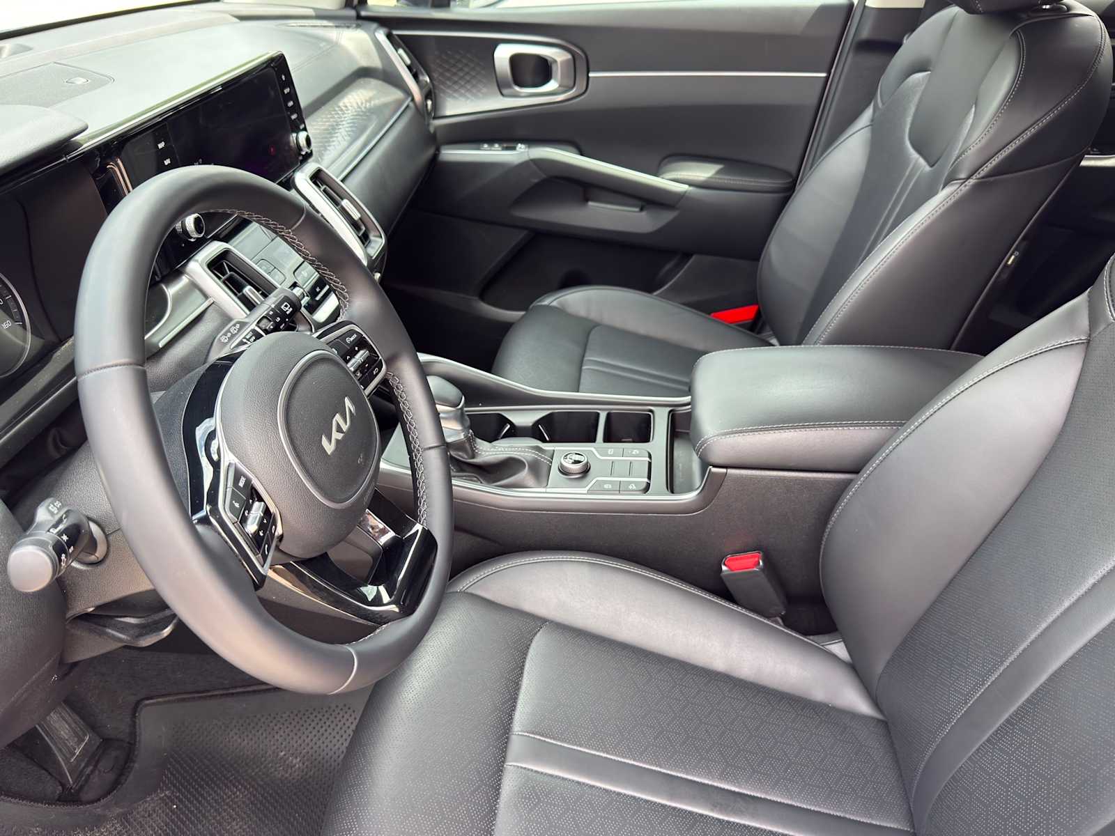 Thumbnail: 2023 Kia Sorento - 9