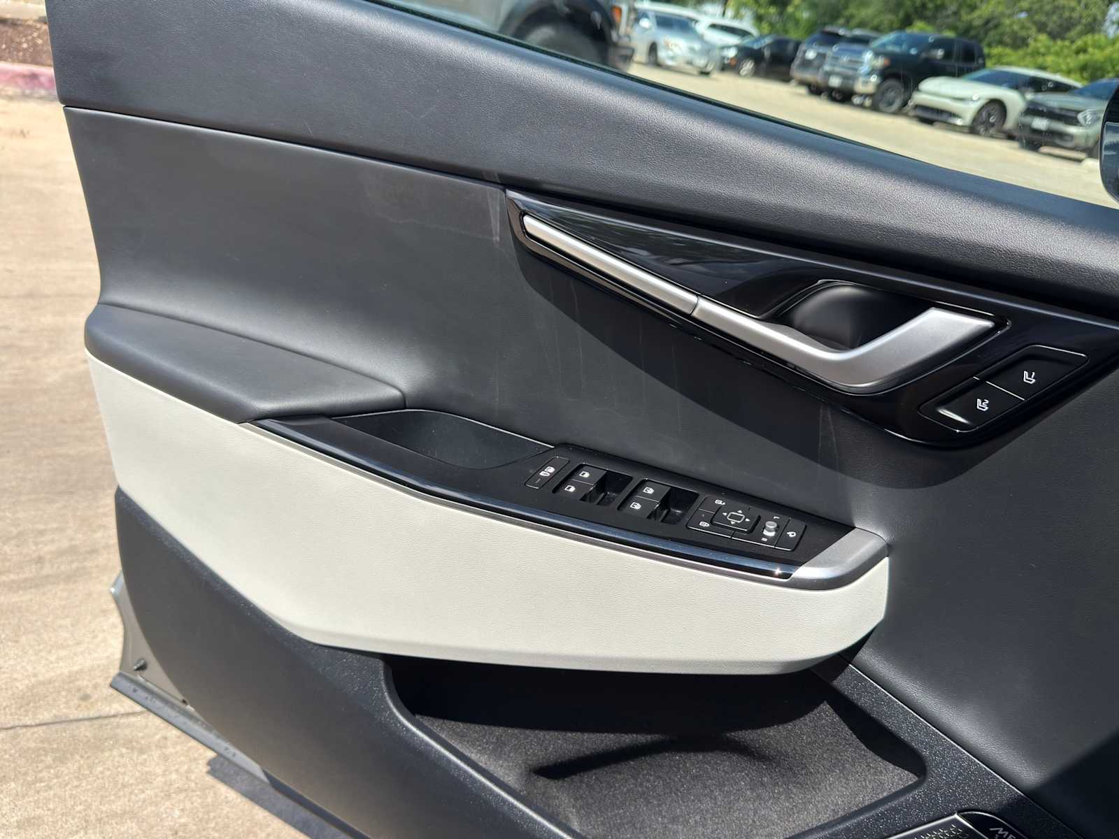 Thumbnail: 2024 Kia EV6 - 19