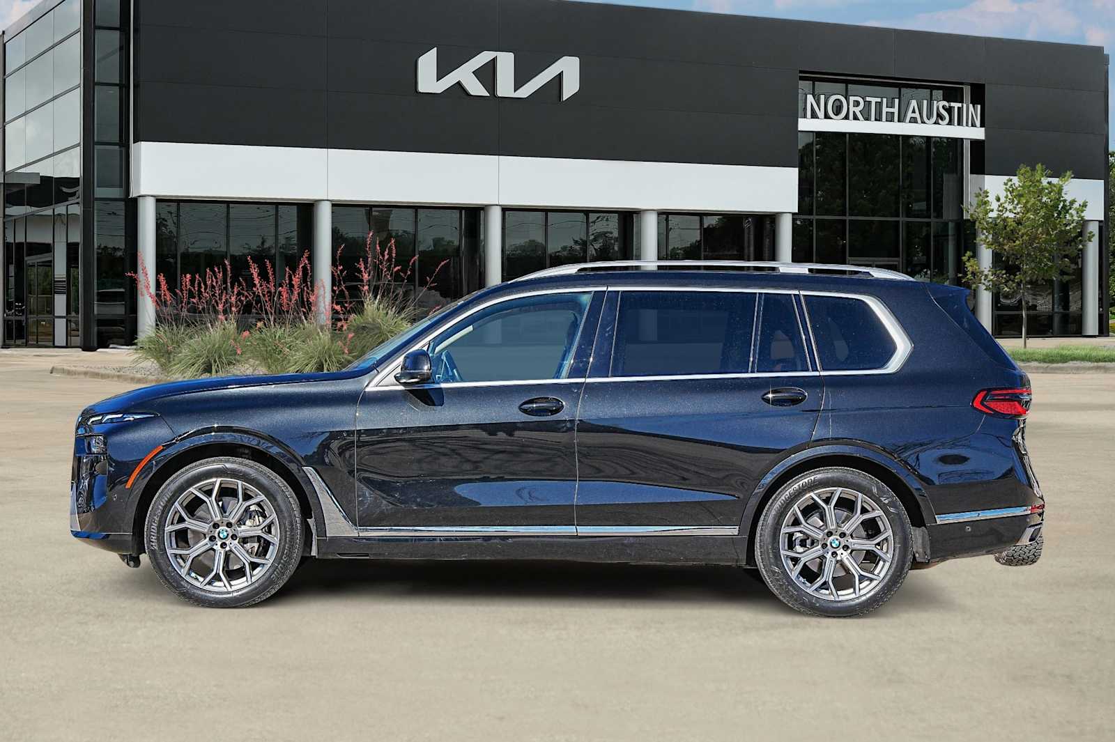 Thumbnail: 2023 BMW X7 - 5