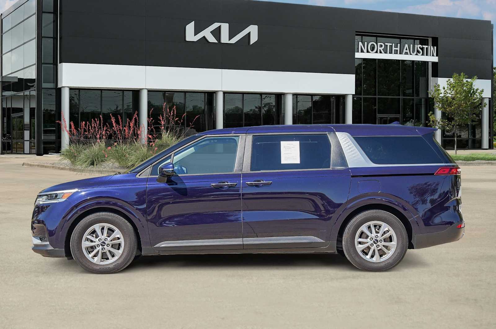 Thumbnail: 2022 Kia Carnival - 5