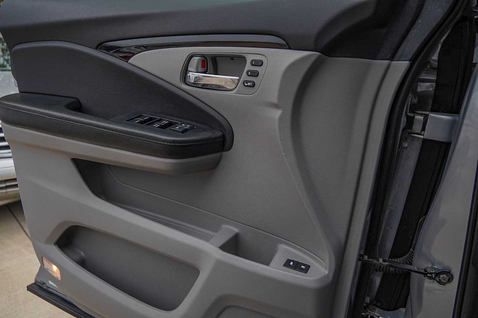 Thumbnail: 2018 Honda Pilot - 23