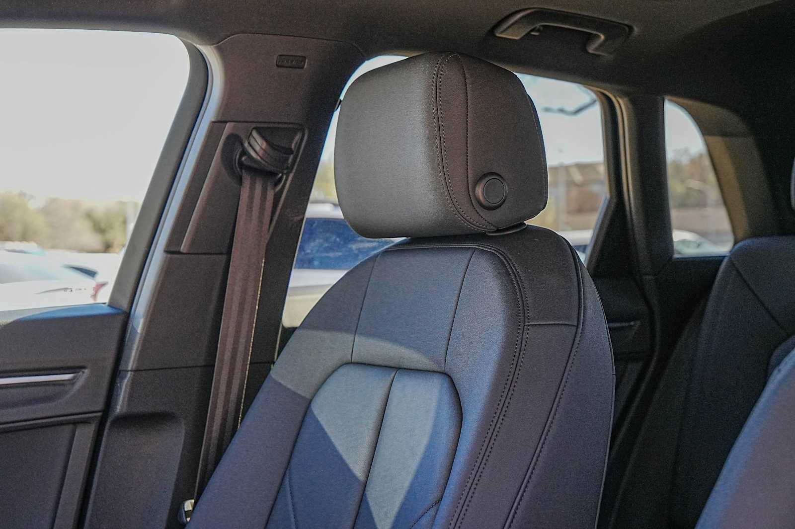 Thumbnail: 2020 Audi Q3 - 12