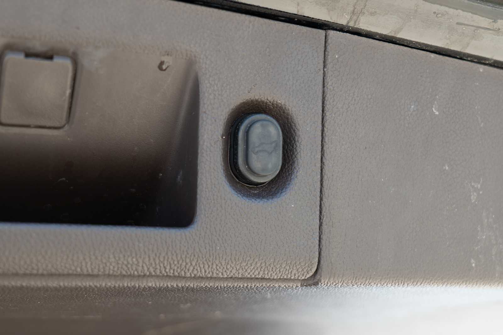 Thumbnail: 2015 GMC Yukon - 31