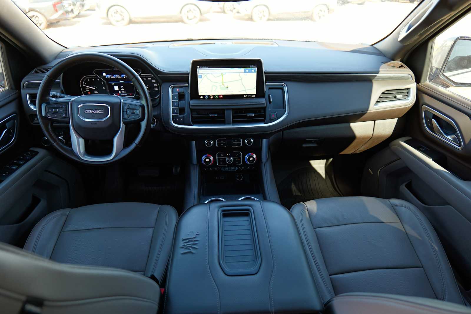 Thumbnail: 2021 GMC Yukon XL - 25