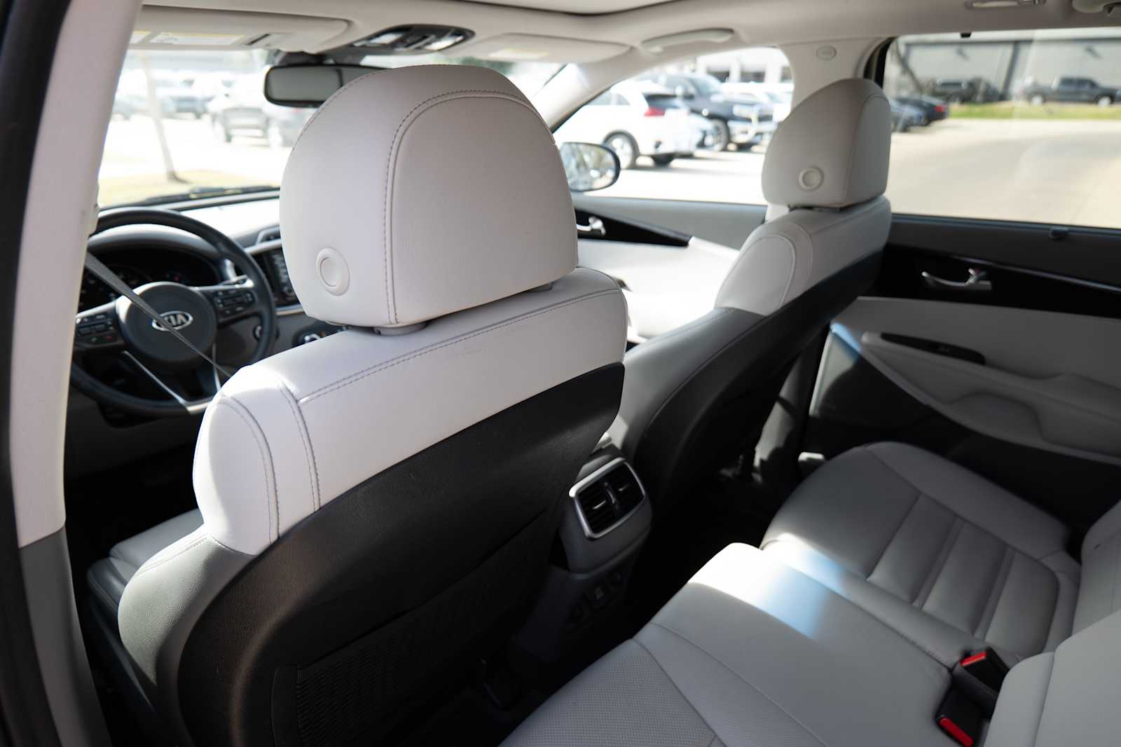 Thumbnail: 2018 Kia Sorento - 23