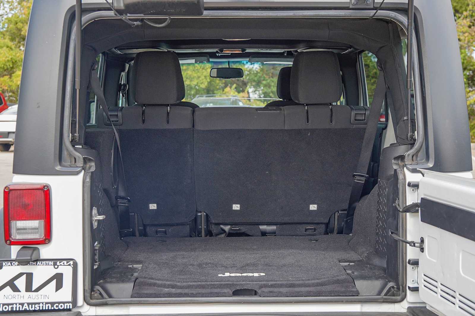 Thumbnail: 2016 Jeep Wrangler - 29