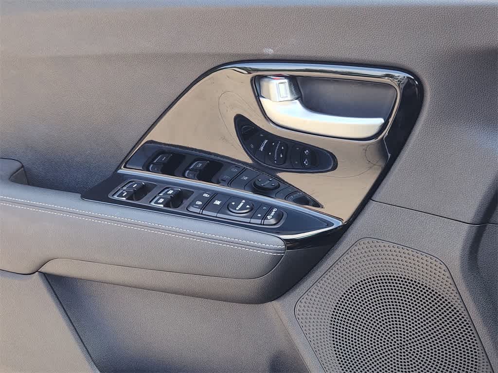 Thumbnail: 2019 Kia Niro - 21