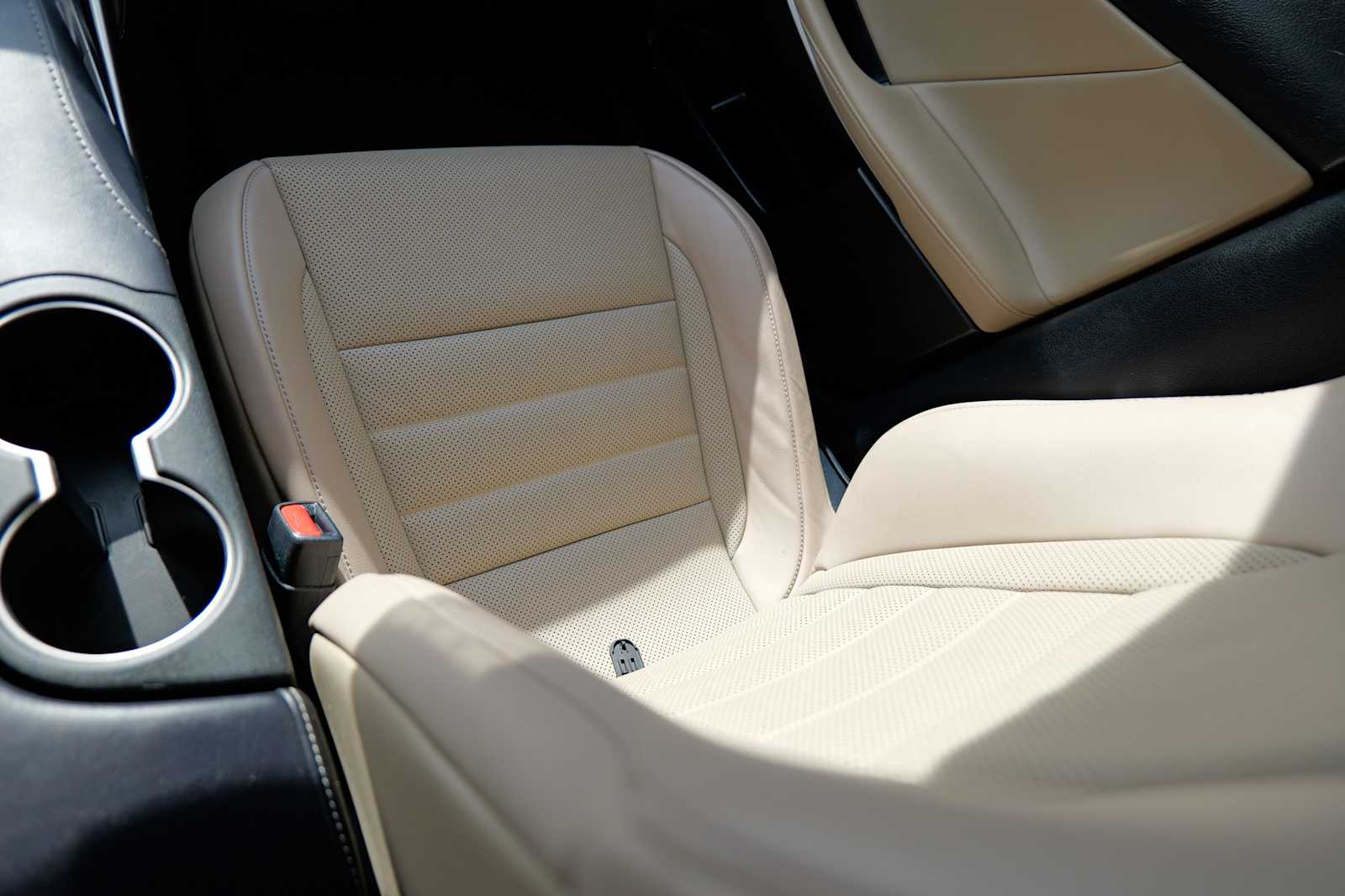 Thumbnail: 2020 Lexus IS - 28