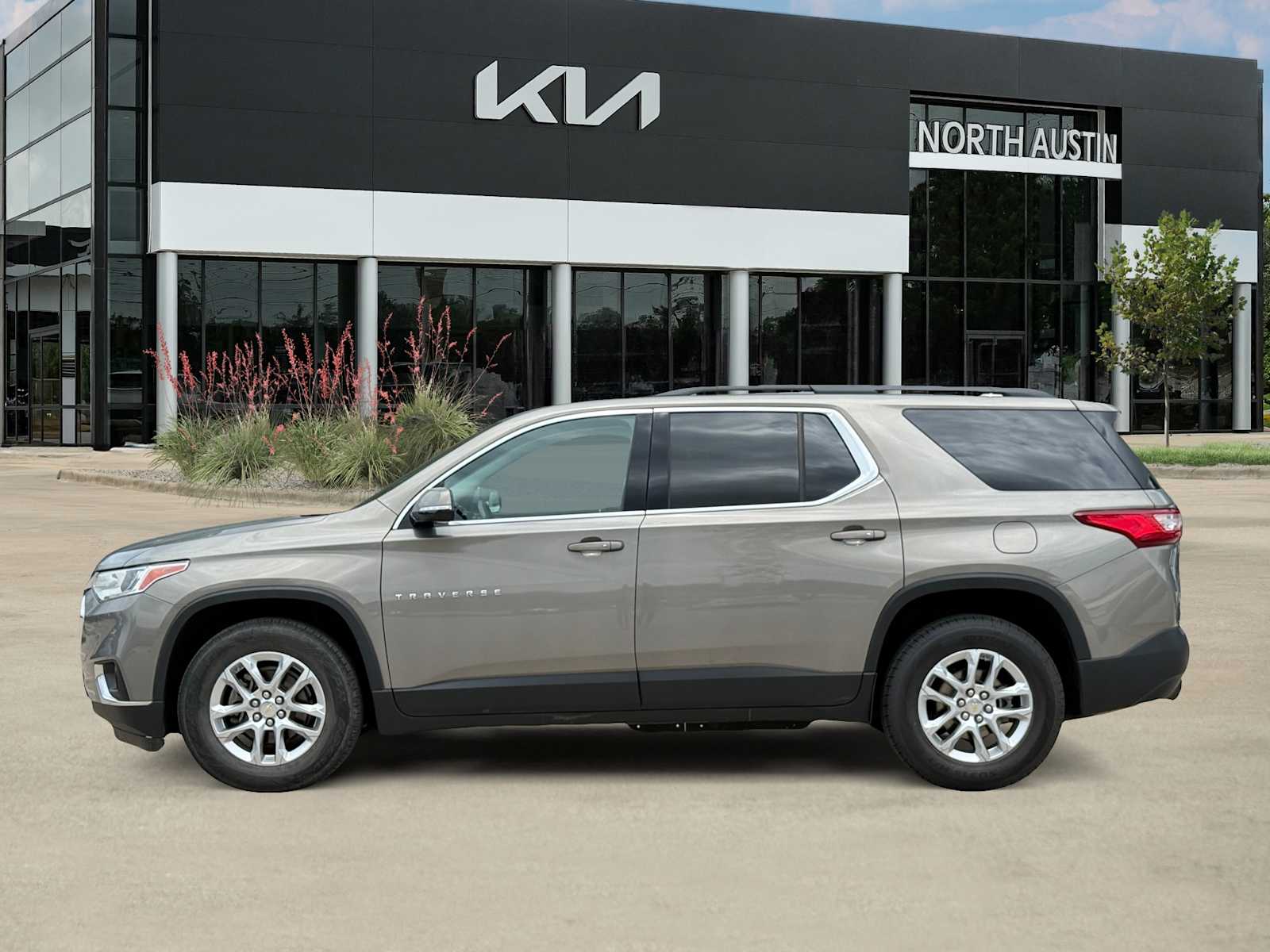 Thumbnail: 2019 Chevrolet Traverse - 4