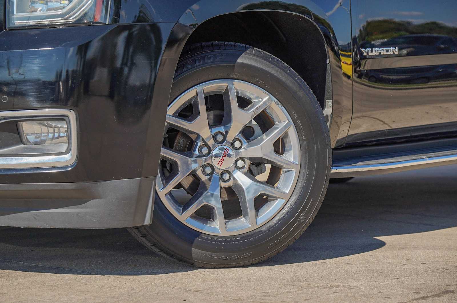 2016 Gmc Yukon SLE photo 2