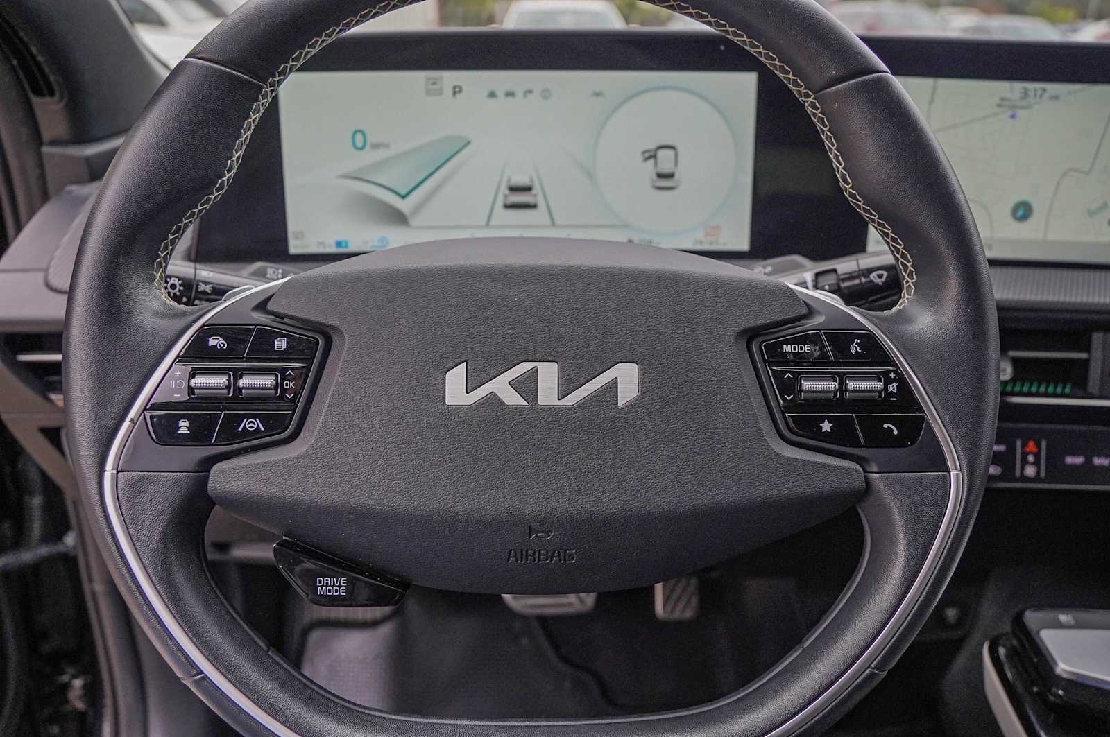 Thumbnail: 2022 Kia EV6 - 12