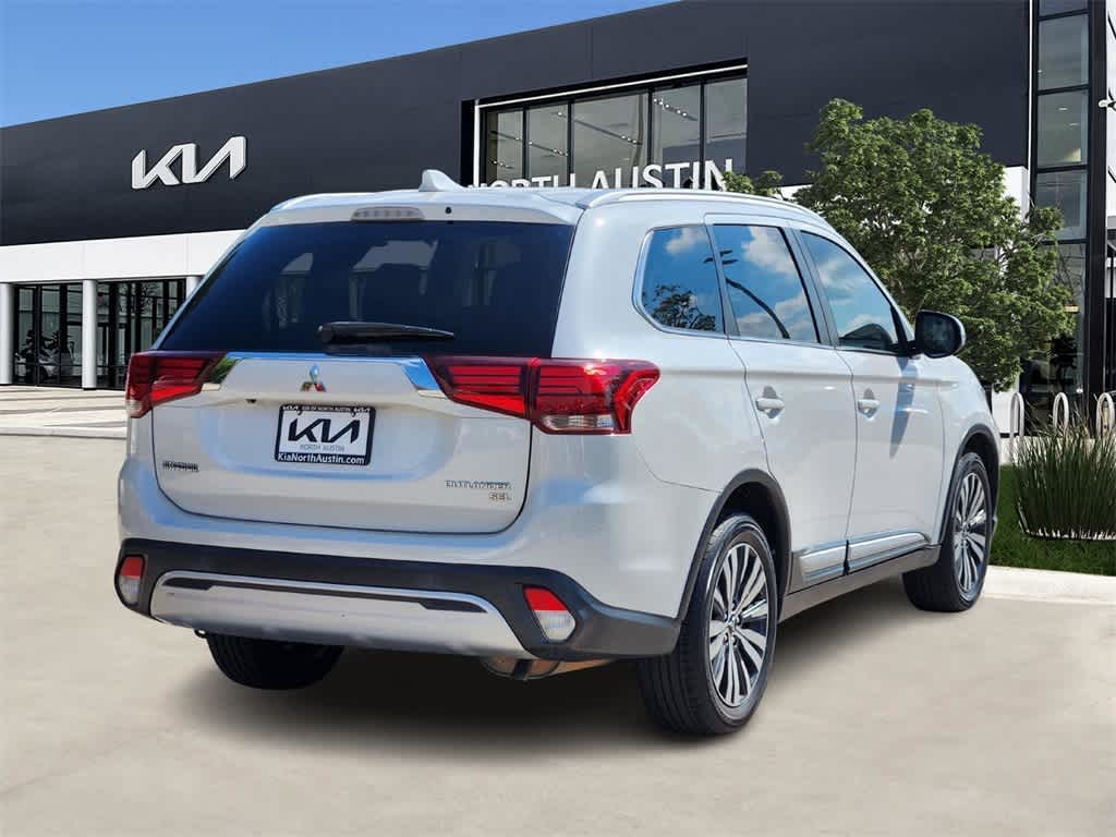 Thumbnail: 2019 Mitsubishi Outlander - 6