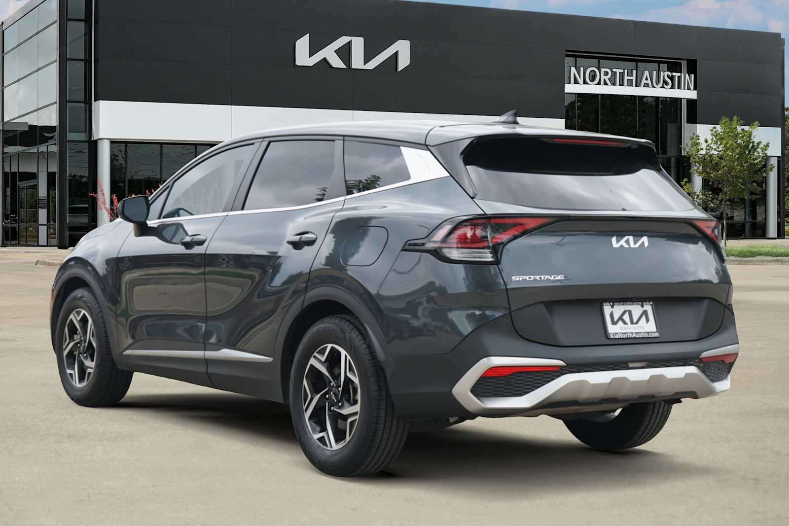 Thumbnail: 2023 Kia Sportage - 3