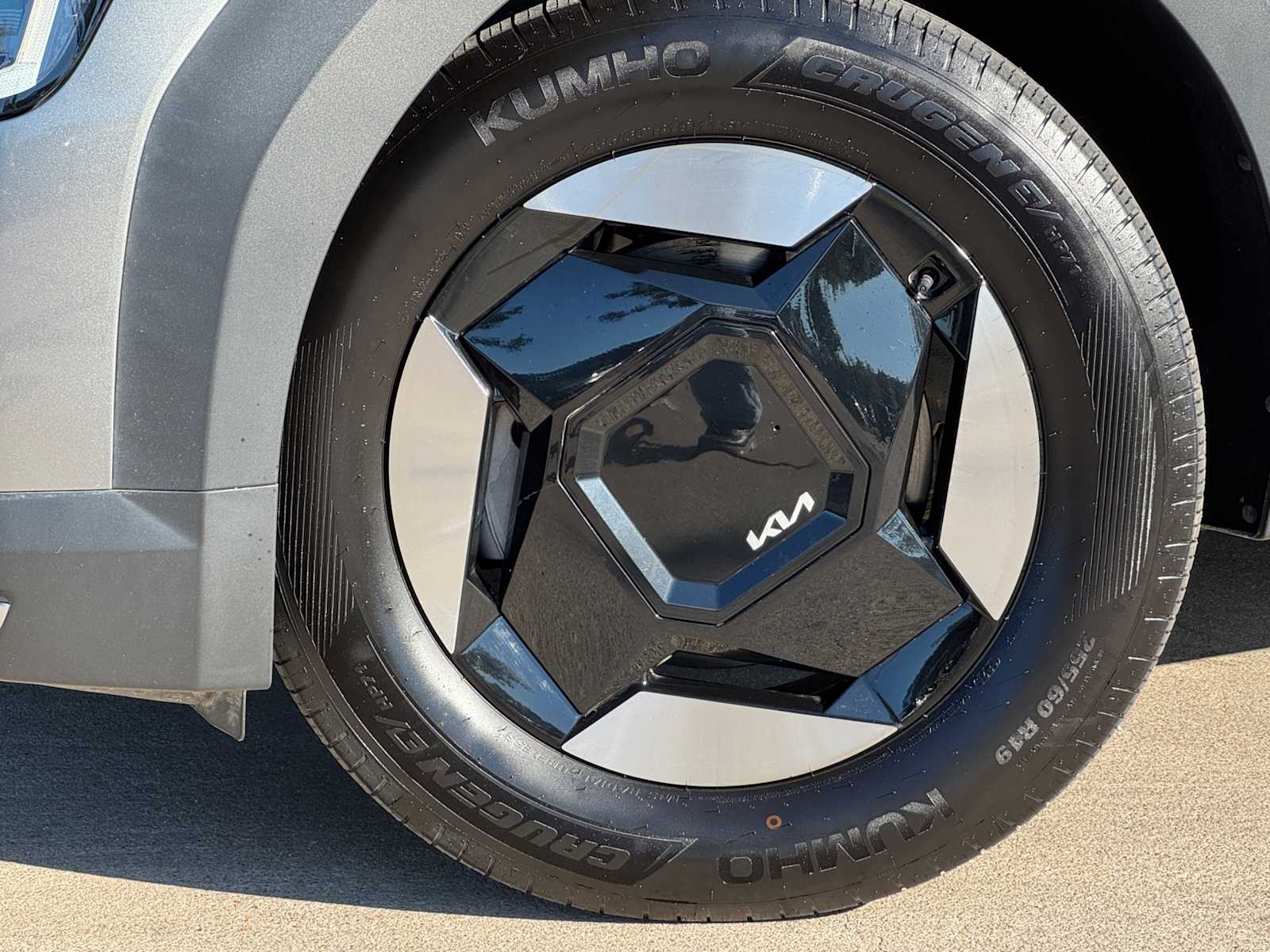 Certified 2024 Kia EV9 Light with VIN KNDAA5S2XR6018903 for sale in Austin, TX